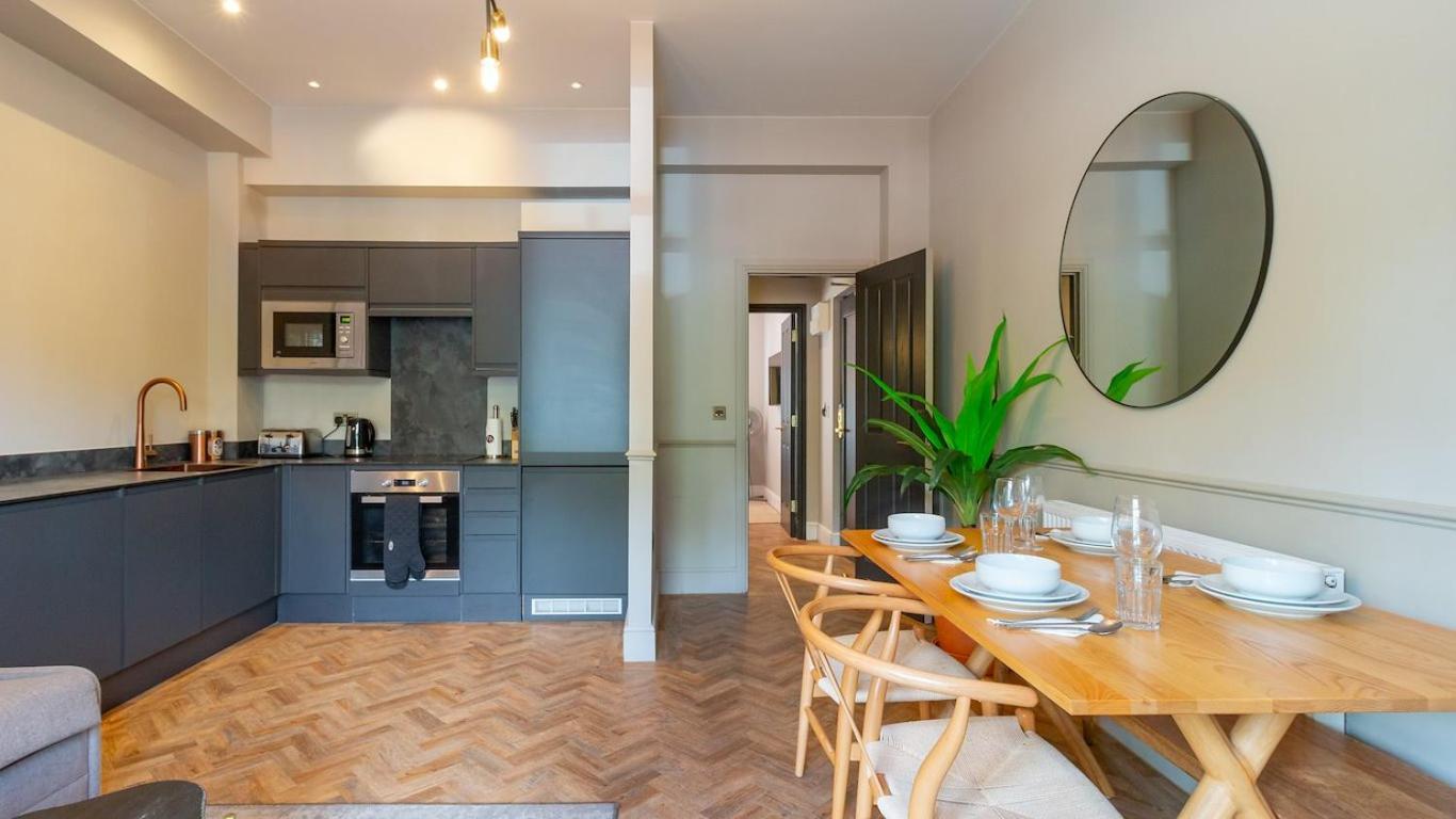 Hy Lytham St Anne'S Aparthotel Lytham St Annes Exteriör bild A typical apartment at The Collective Old Oak